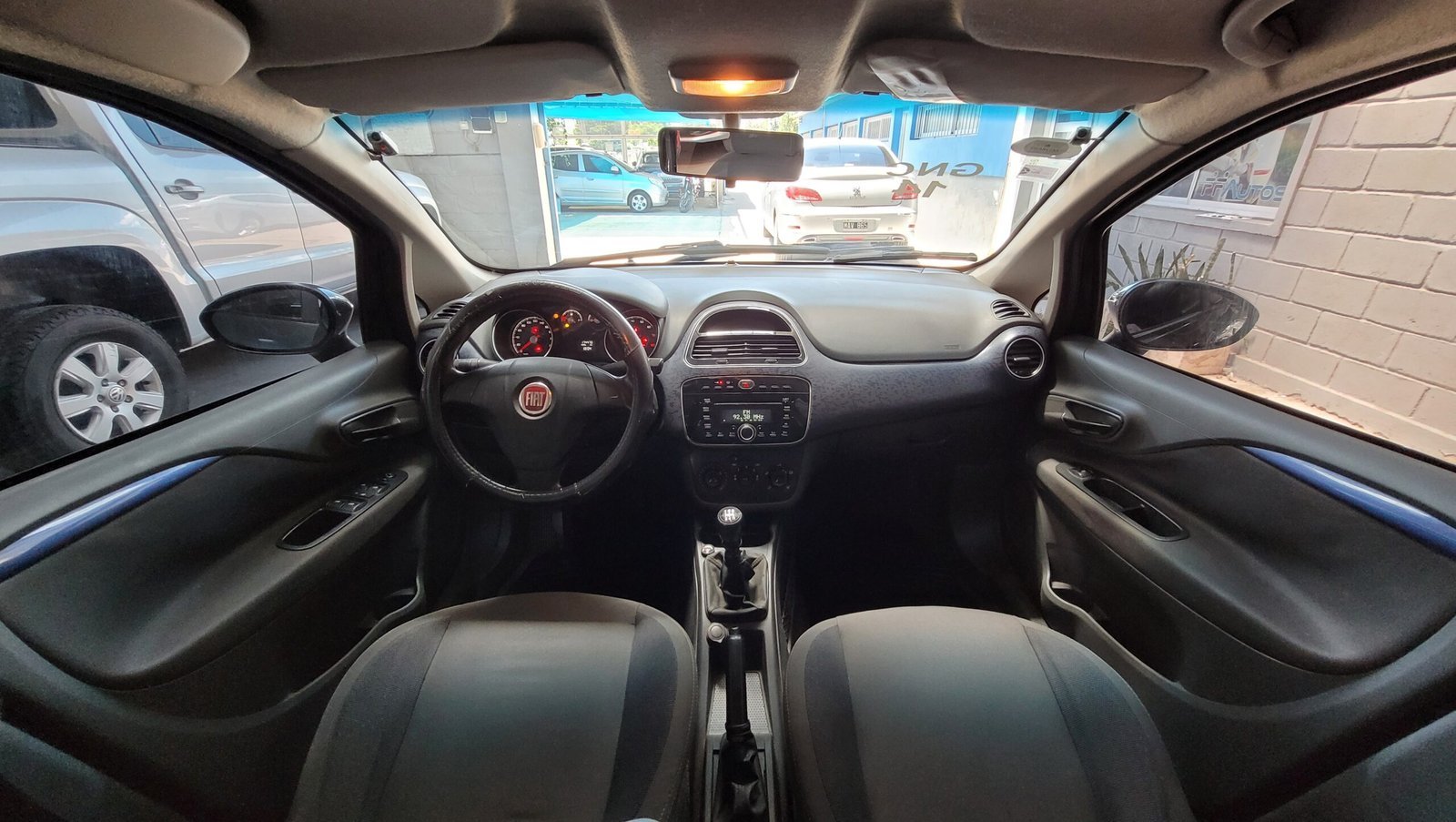 Fiat Punto 1.4 Attractive L13 - Image 8