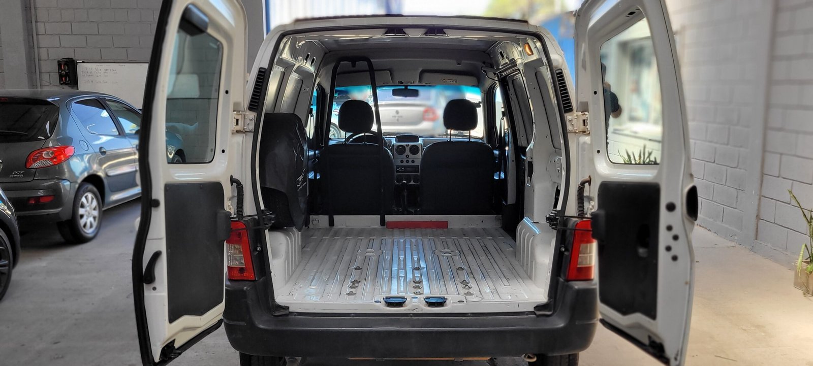 Citroen Berlingo Furgon Berlingo Furgon 1.4I Business - Image 7