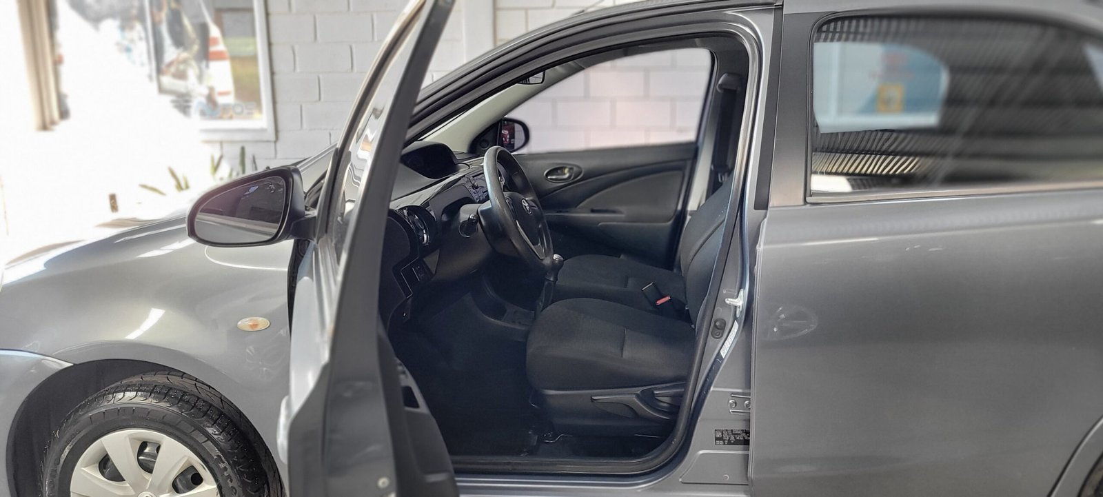 Toyota Etios 1.5 5p Xs - Image 5