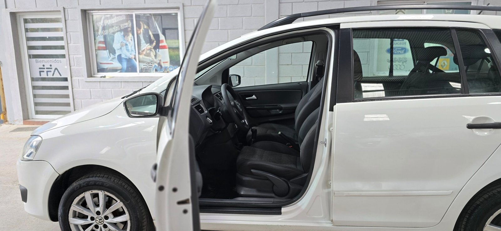Volkswagen Suran Suran 1.6 Trendline Abs L14 - Image 5