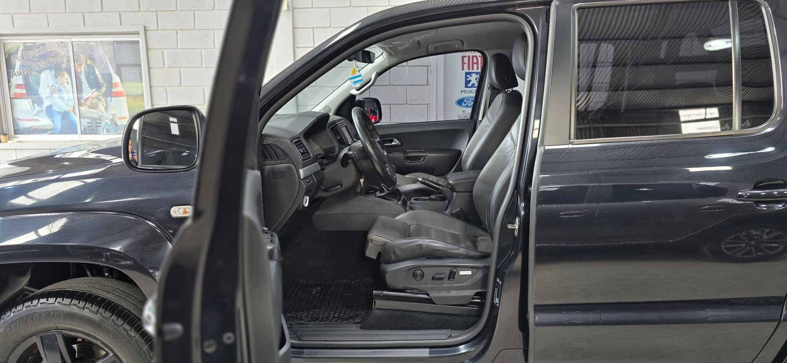 Volkswagen Amarok 2.0Tdi 4X2 Dc Highline 180cv Pack - Image 4
