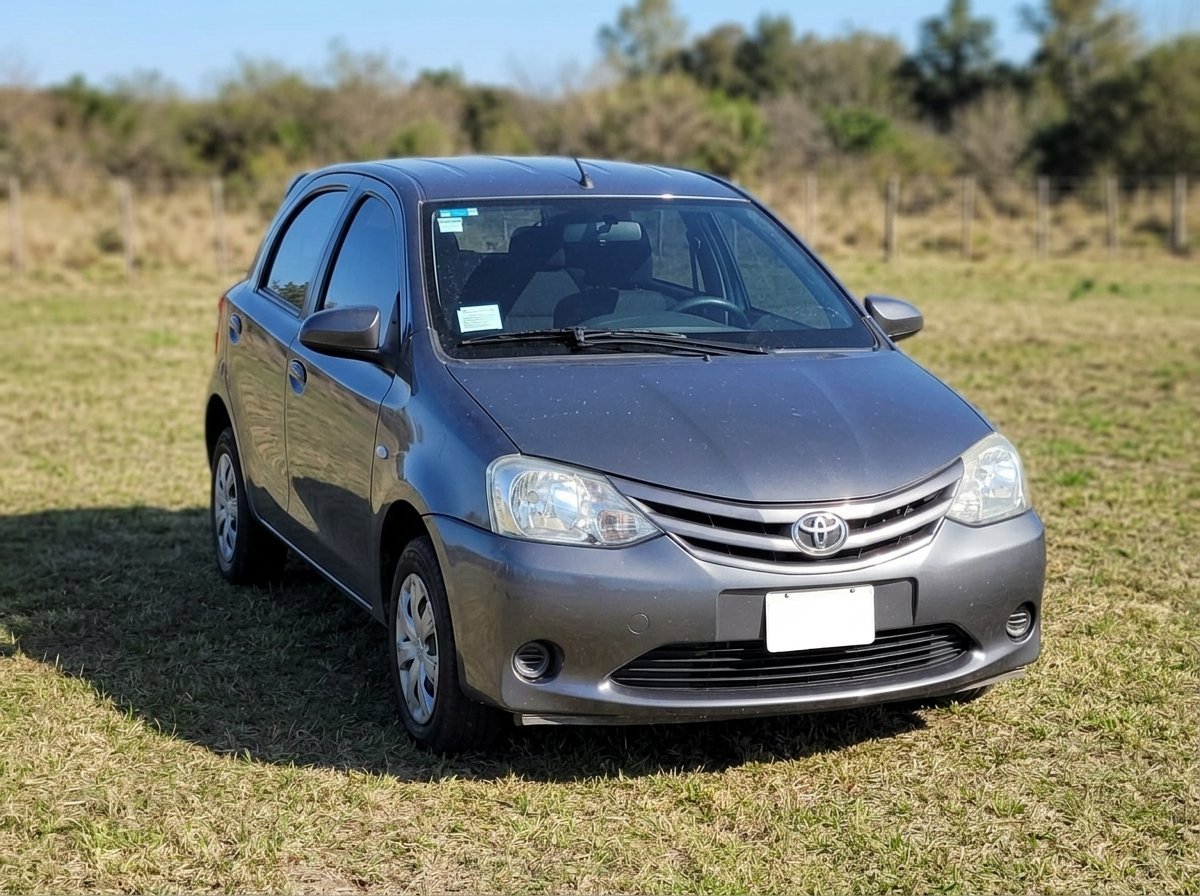 Toyota Etios 1.5 5p Xs - Image 4