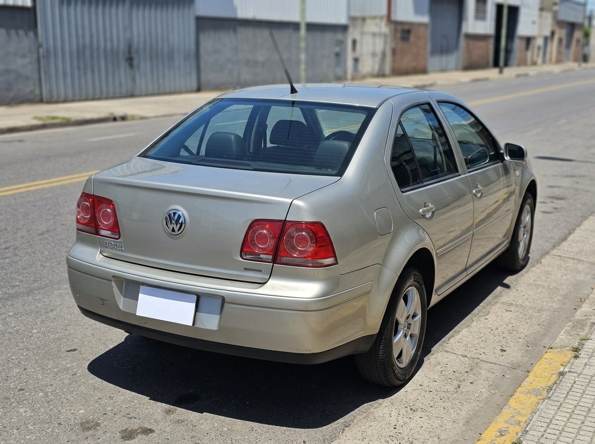 Volkswagen Bora 2.0 Mpi Trendline L07 - Image 4