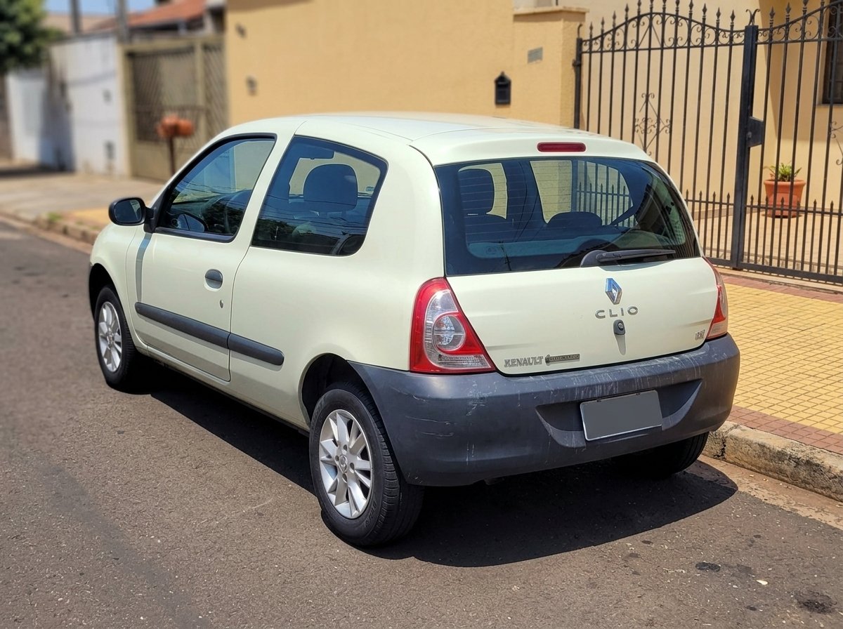 Renault Clio Clio Mio 1.2 3p Authen Pack - Image 4