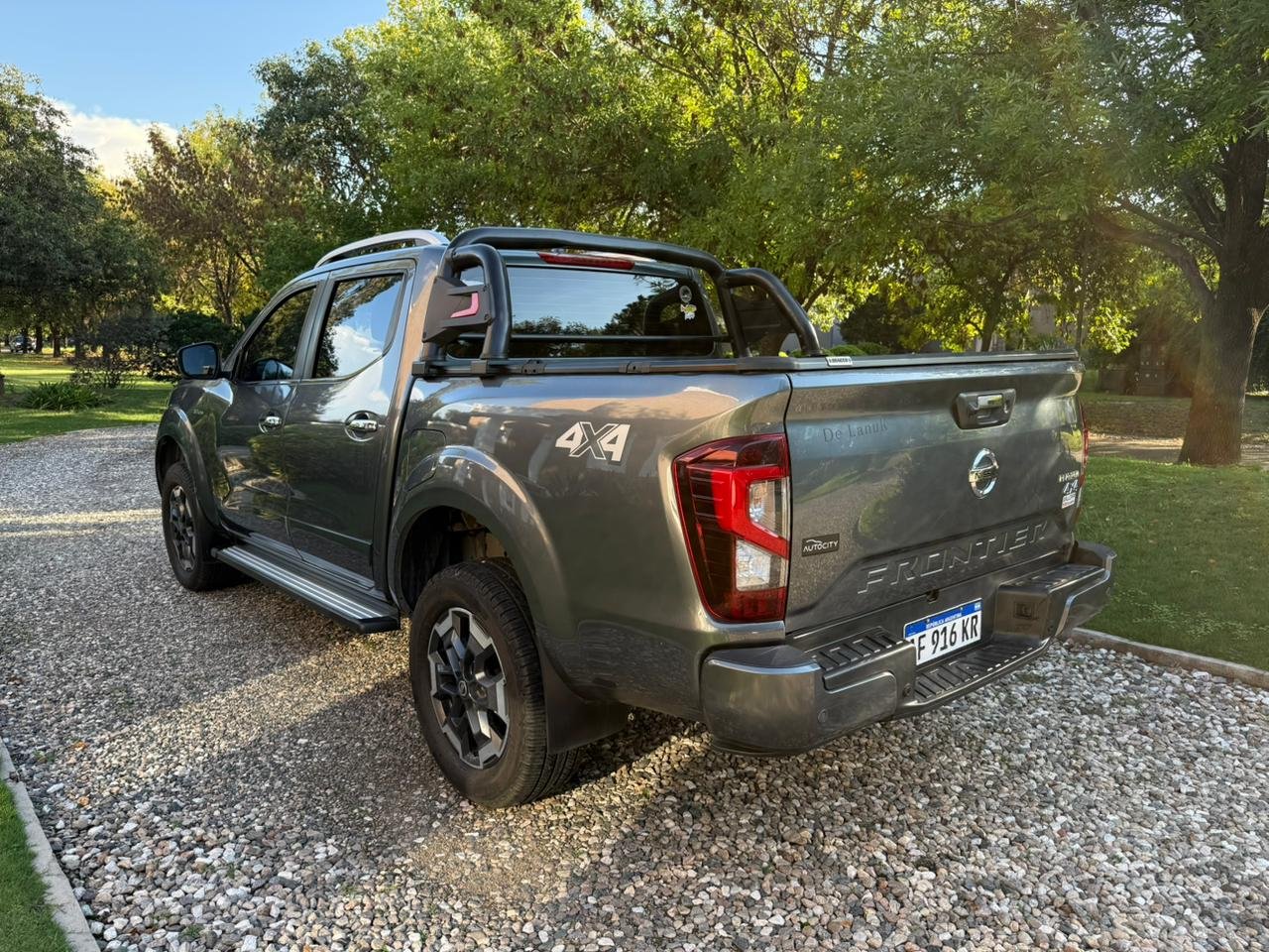 Nissan Pick-Up Frontier Platinum 2.3 Dc 4X4 At - Image 4