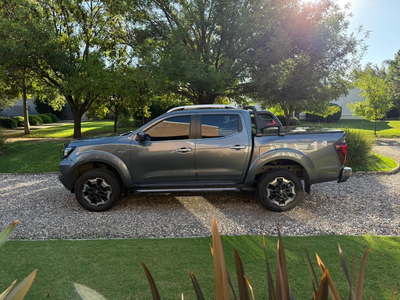 Nissan Pick-Up Frontier Platinum 2.3 Dc 4X4 At - Image 8