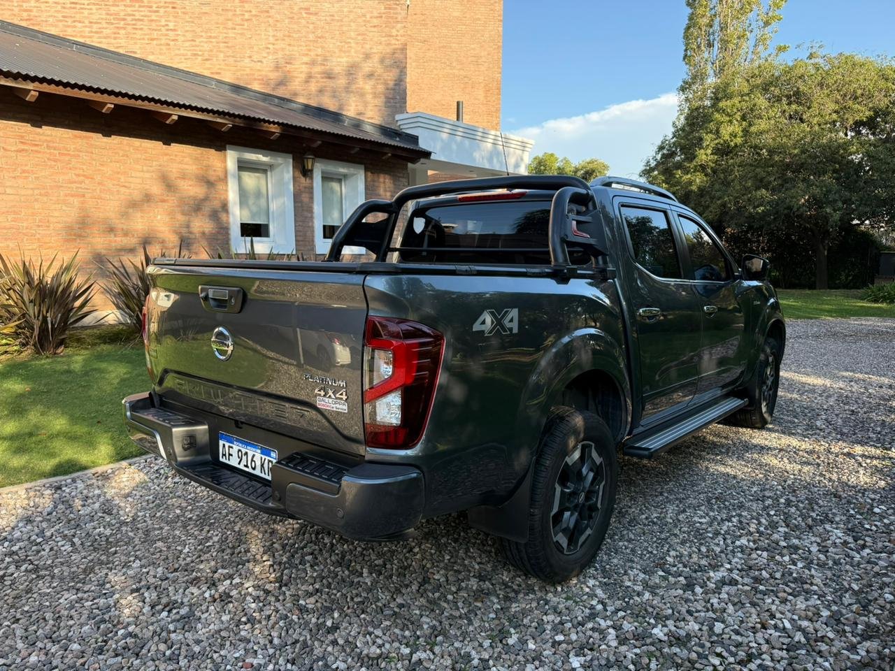 Nissan Pick-Up Frontier Platinum 2.3 Dc 4X4 At - Image 5