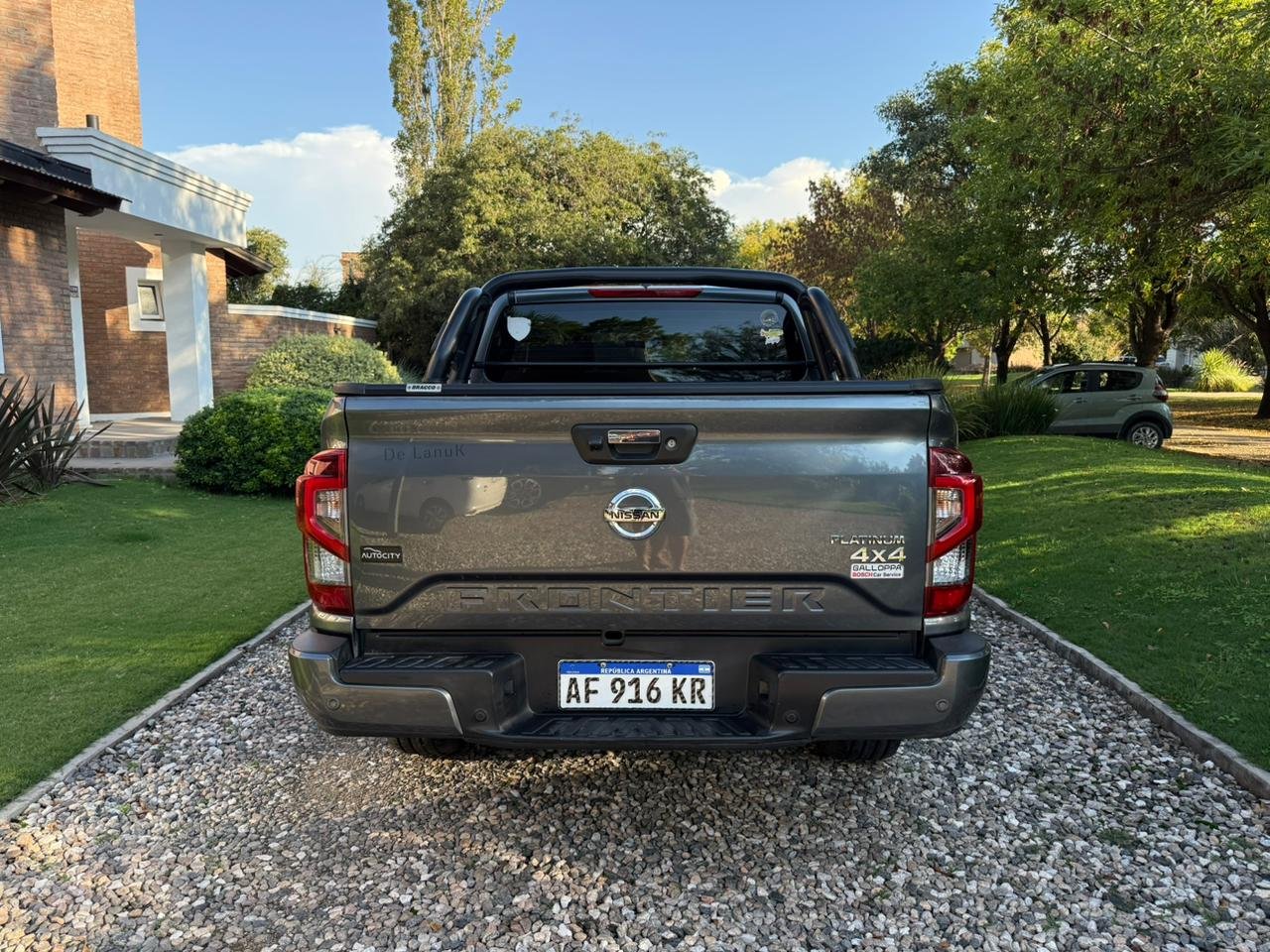 Nissan Pick-Up Frontier Platinum 2.3 Dc 4X4 At - Image 3