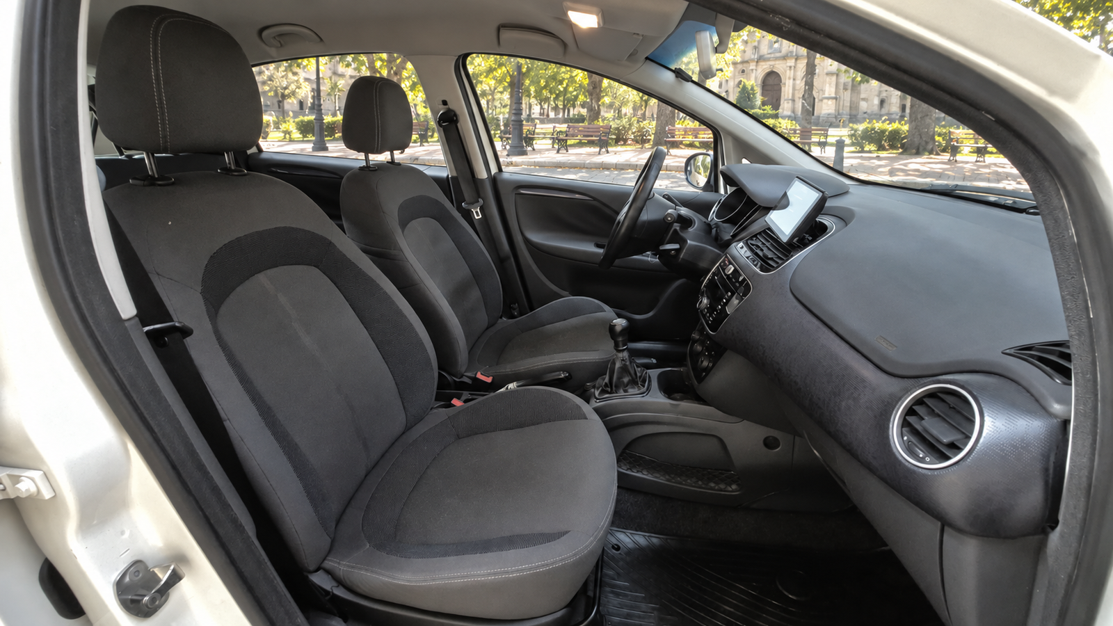 Fiat Punto Punto 1.4 Attractive L13 - Image 5