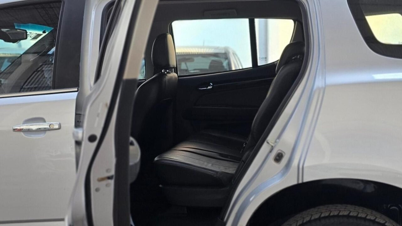Chevrolet Trailblazer 2.8 4x4 LTZ AT - Image 7