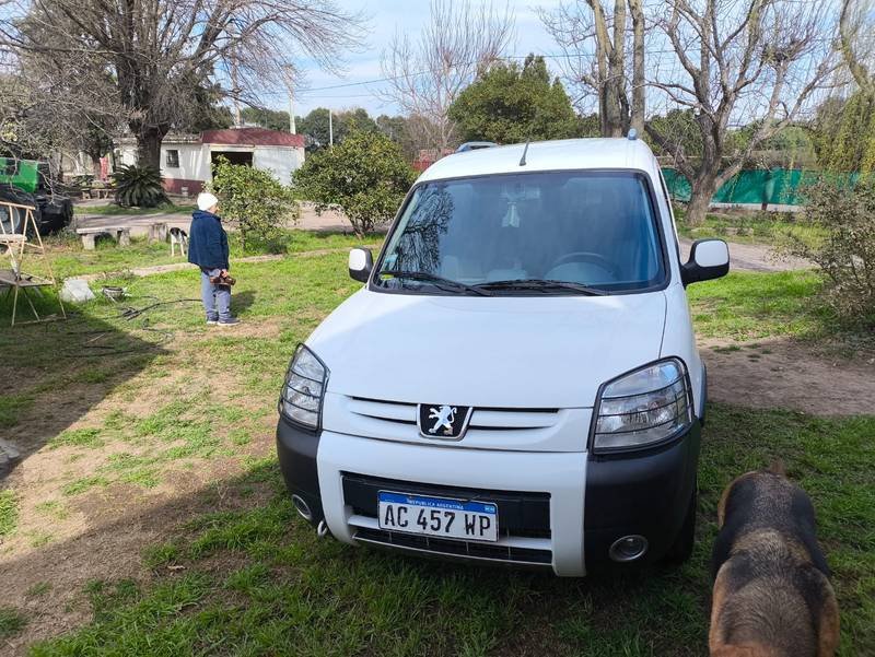 Peugeot Partner Partner Patagonica 1.6Hdi Vtc Pl L10/17 - Image 4