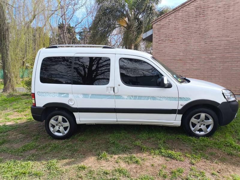Peugeot Partner Partner Patagonica 1.6Hdi Vtc Pl L10/17 - Image 7
